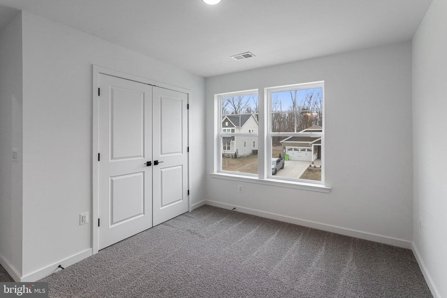2083 Springvale Drive photo 31