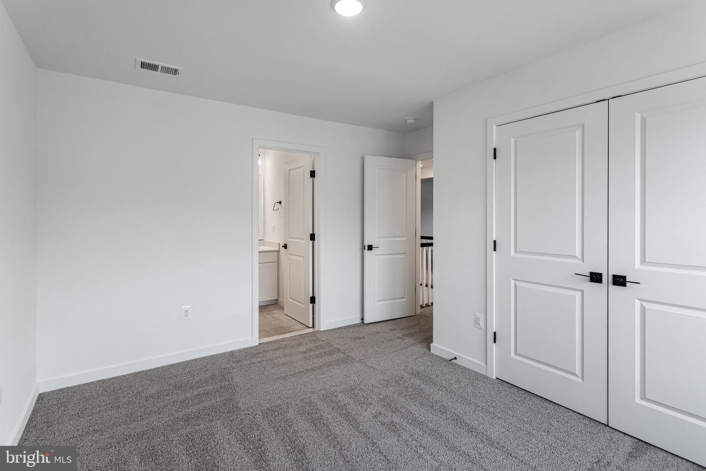 2083 Springvale Drive photo 32