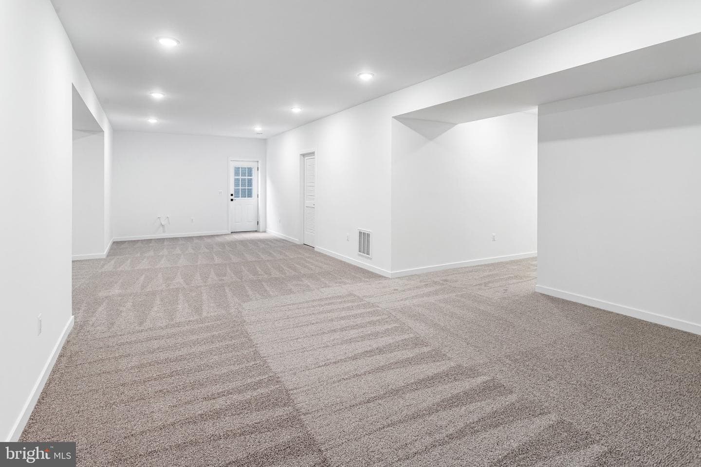 2083 Springvale Drive photo 41