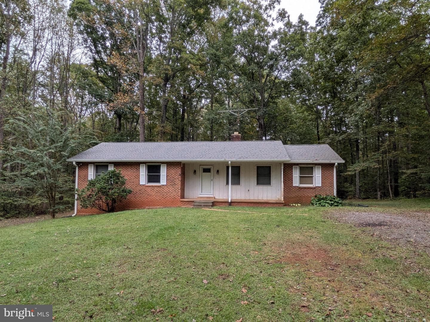 9511 Rogues Road photo 4