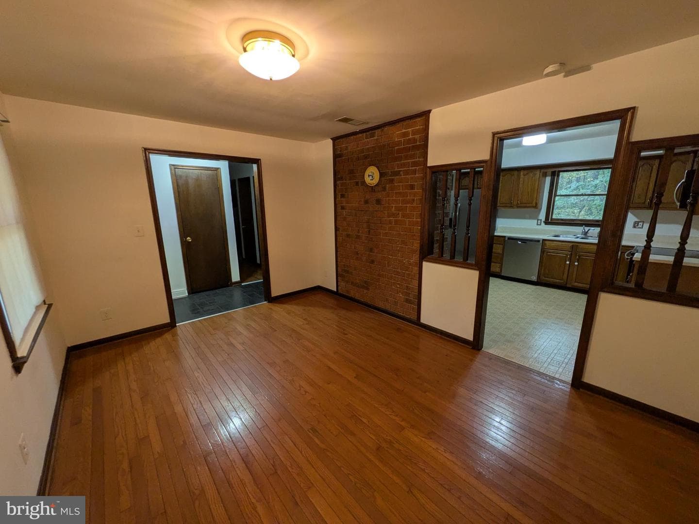 9511 Rogues Road photo 6