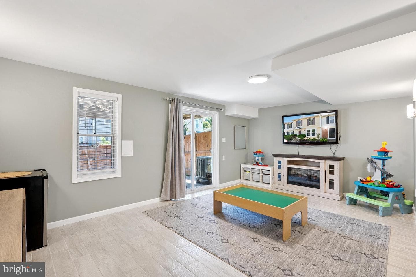 807 Wide Oak Court photo 25
