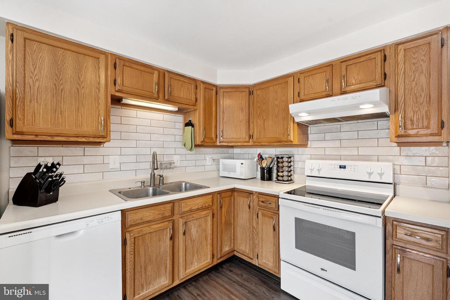 807 Wide Oak Court photo 8