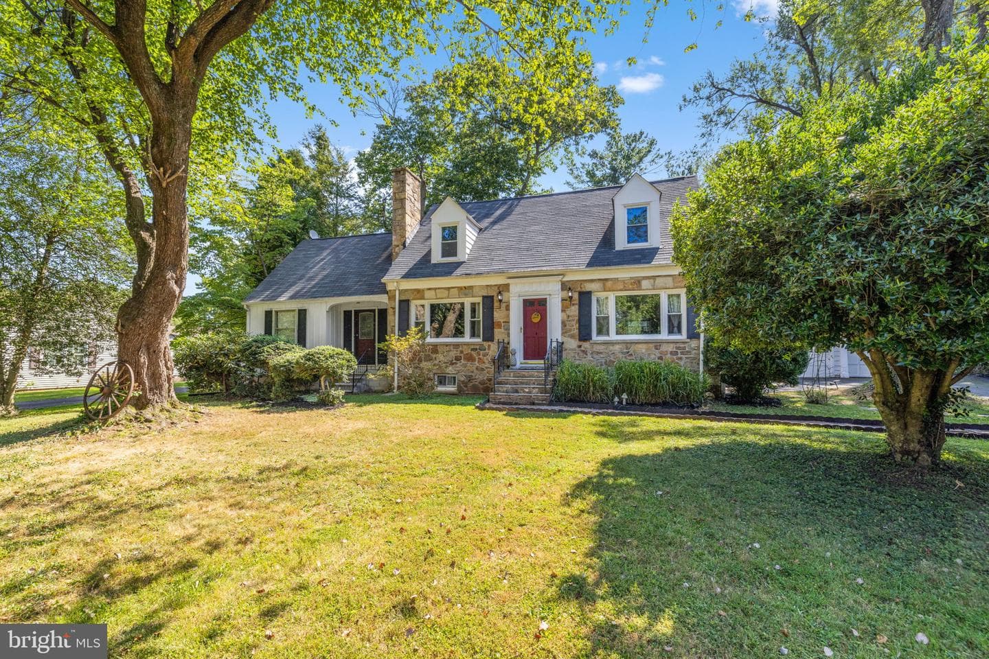 141 Blue Ridge Street photo 2