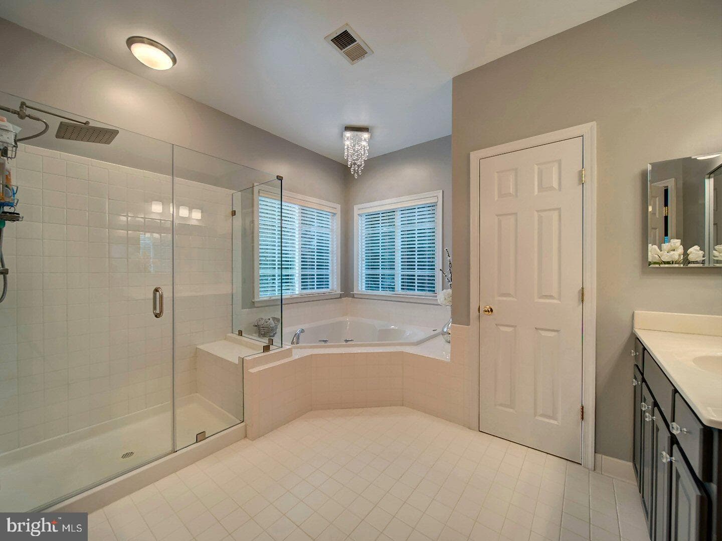 589 Pineview Court photo 23