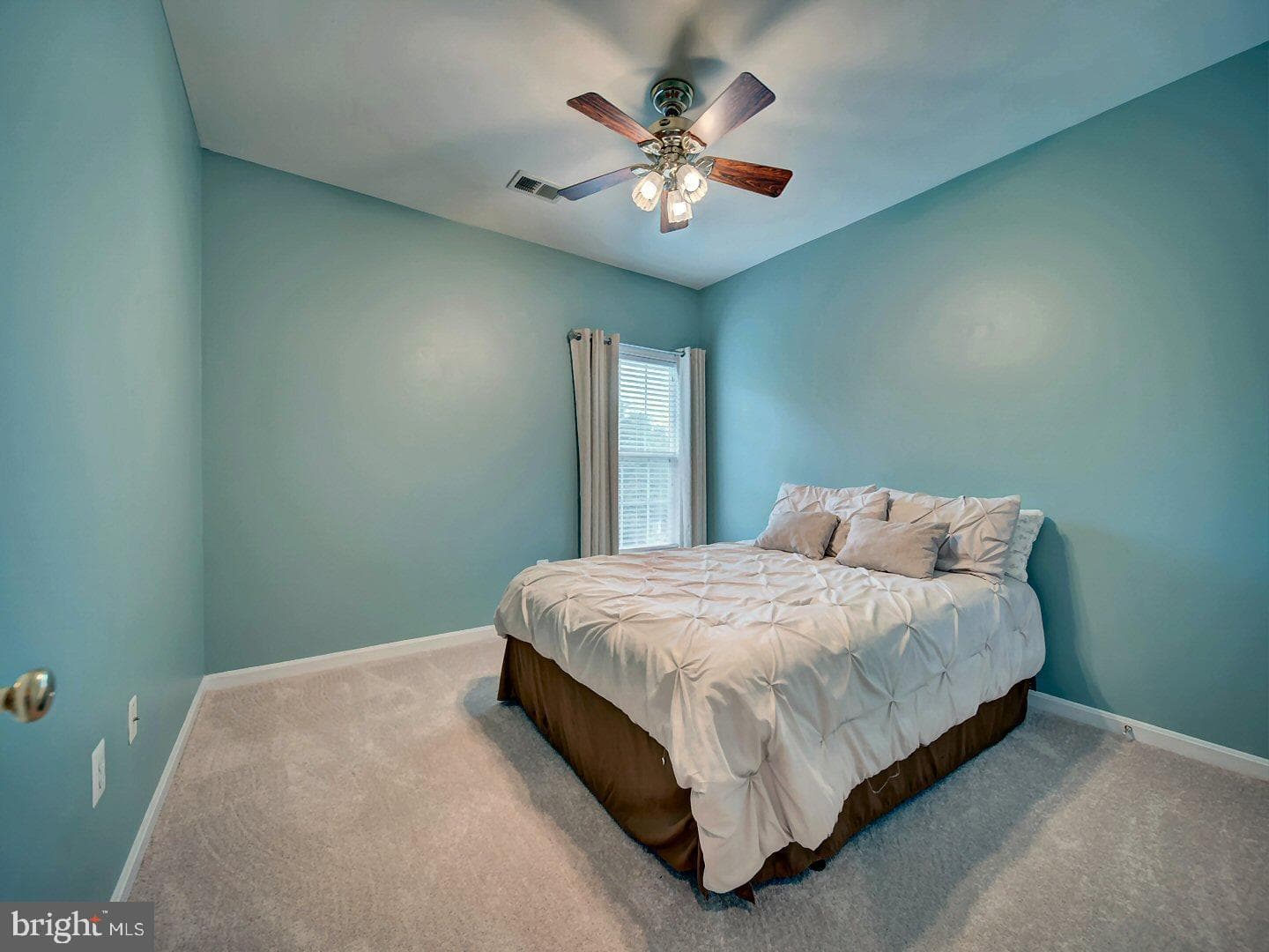 589 Pineview Court photo 25