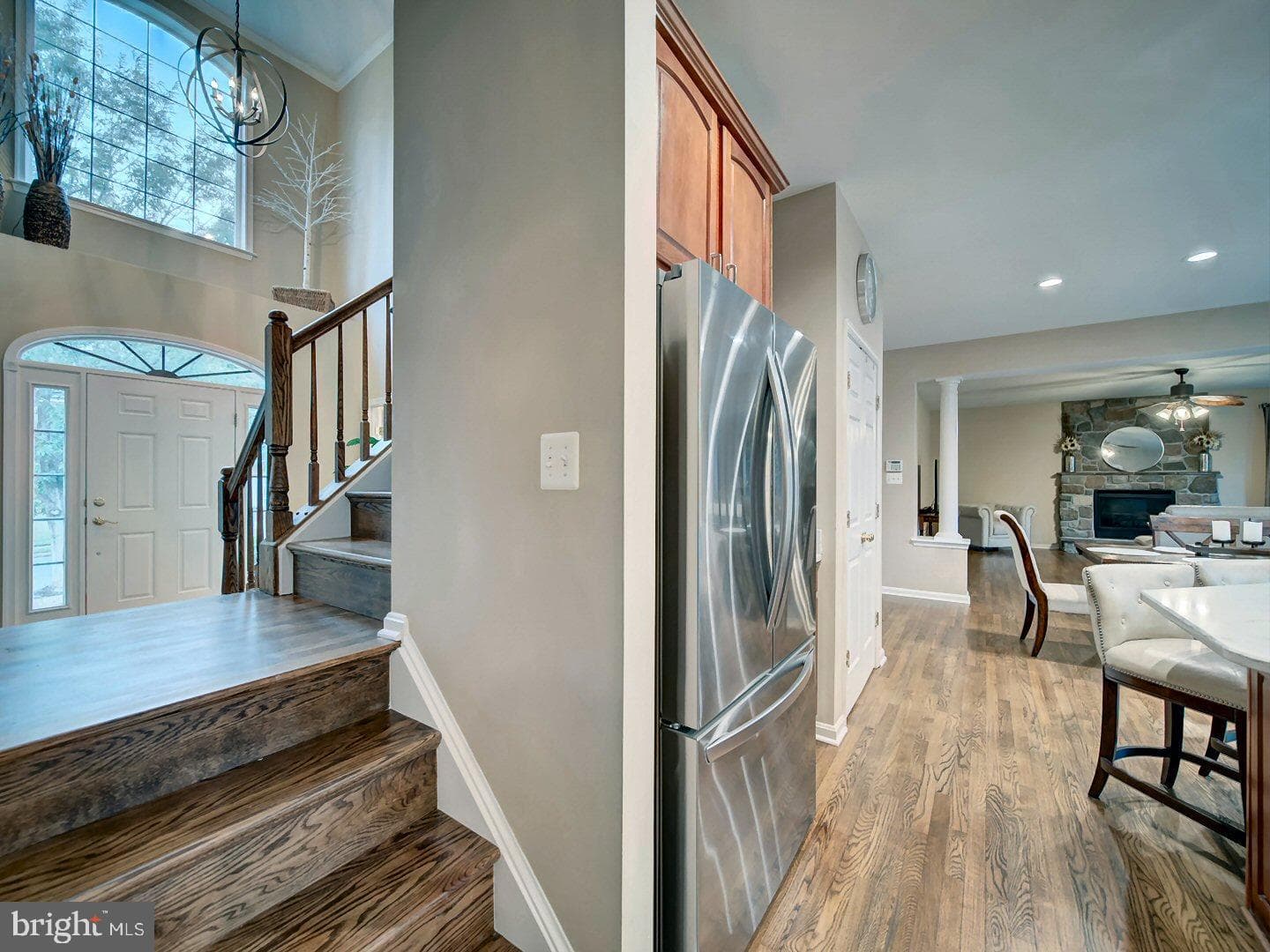 589 Pineview Court photo 4