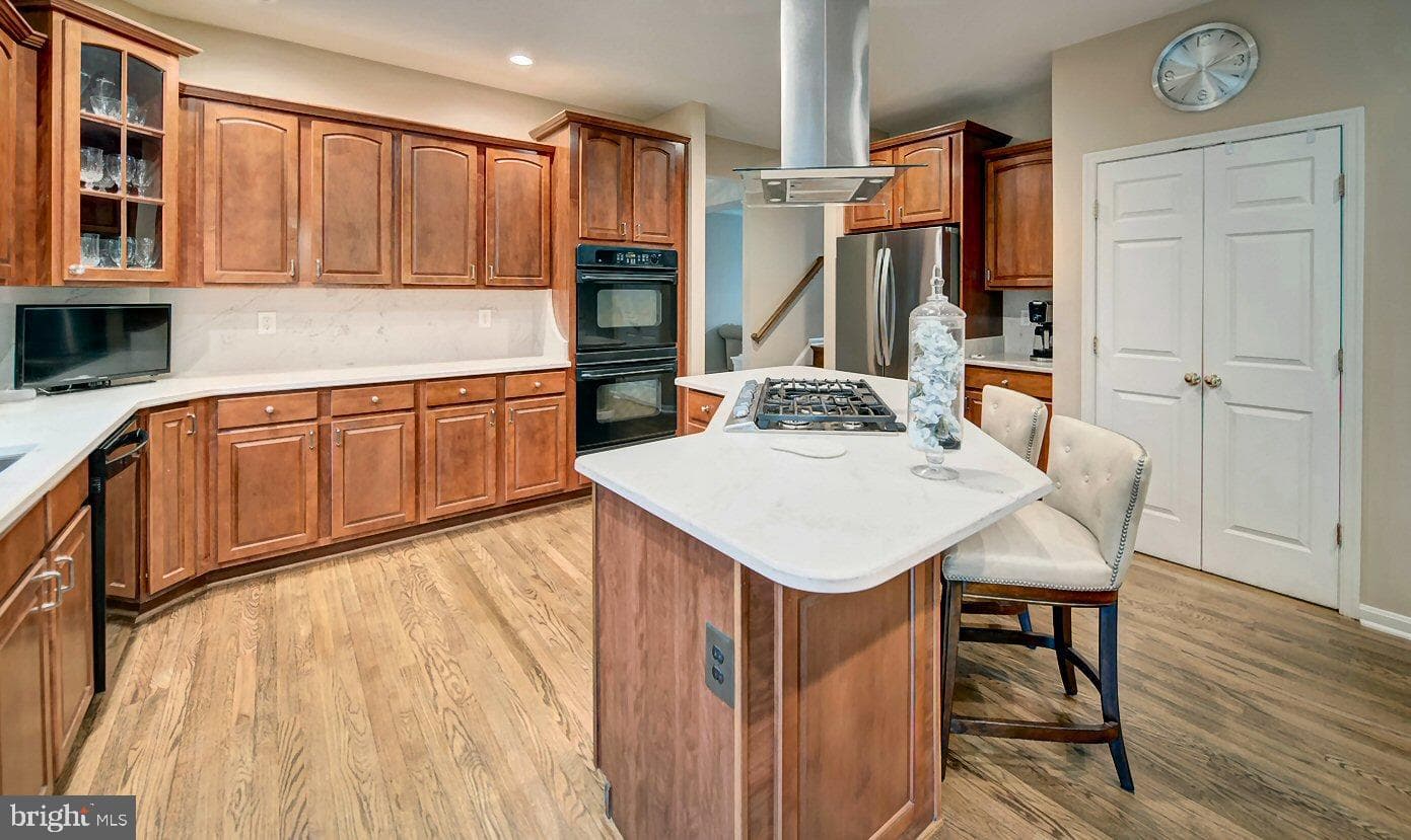 589 Pineview Court photo 8
