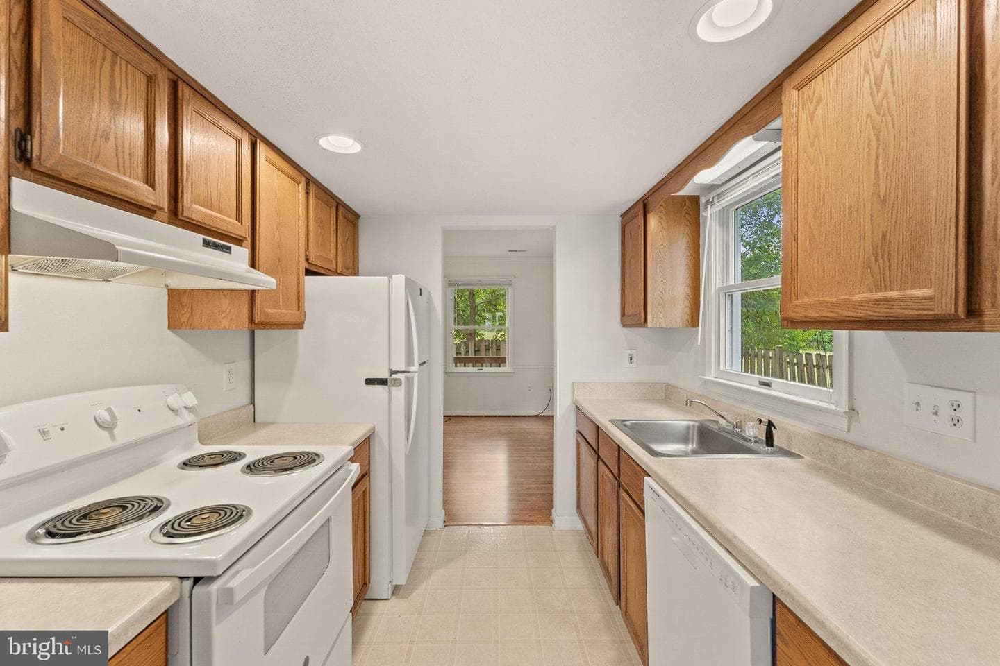 7645 Wankoma Drive photo 3