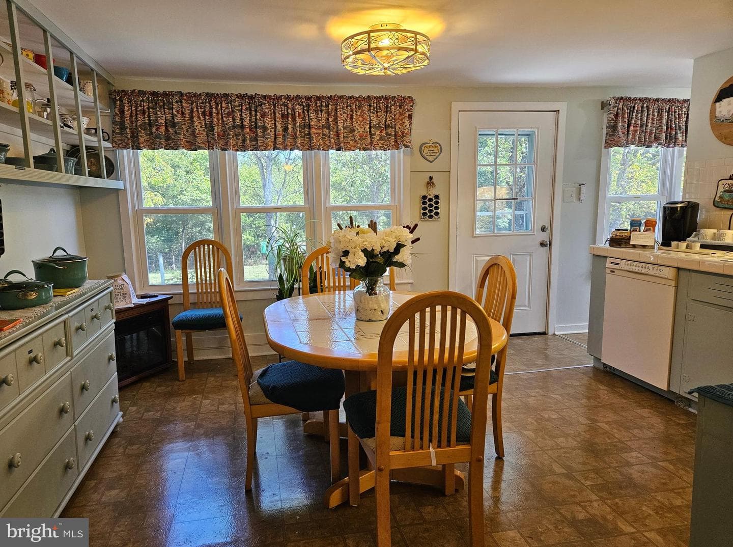 5364 Woodside Lane photo 11