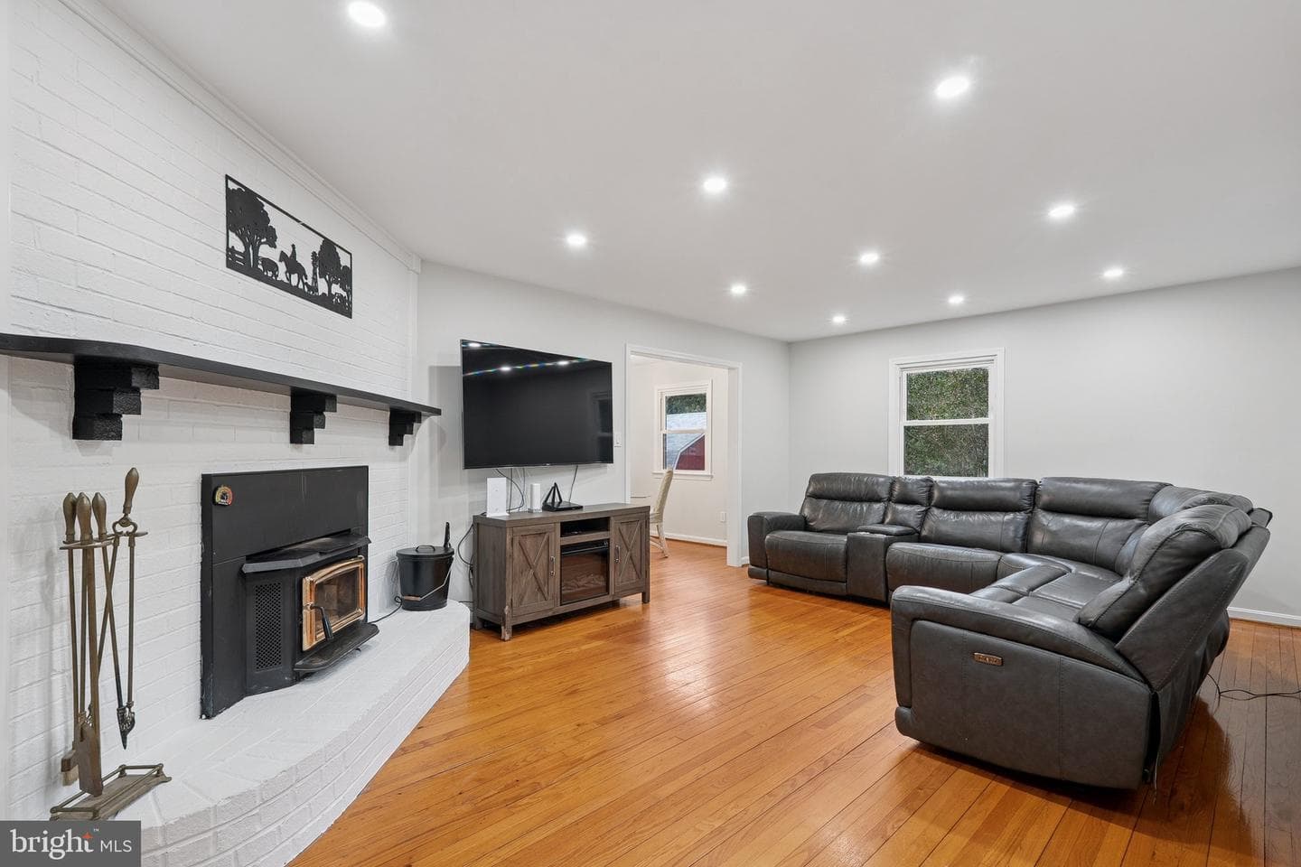 5263 Stewart Road photo 4