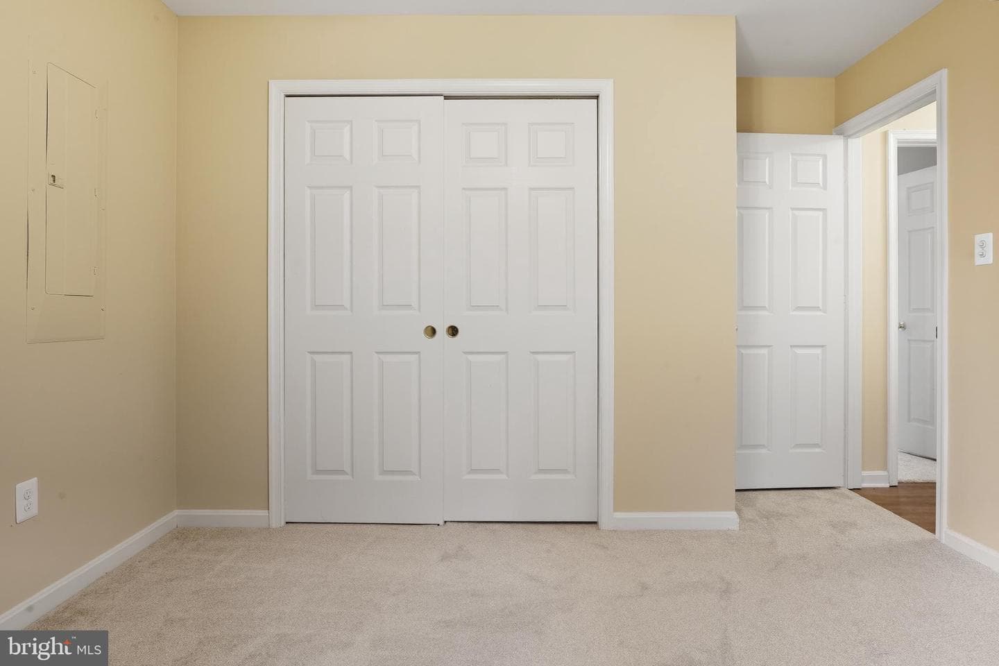 7785 Millfield Drive photo 23