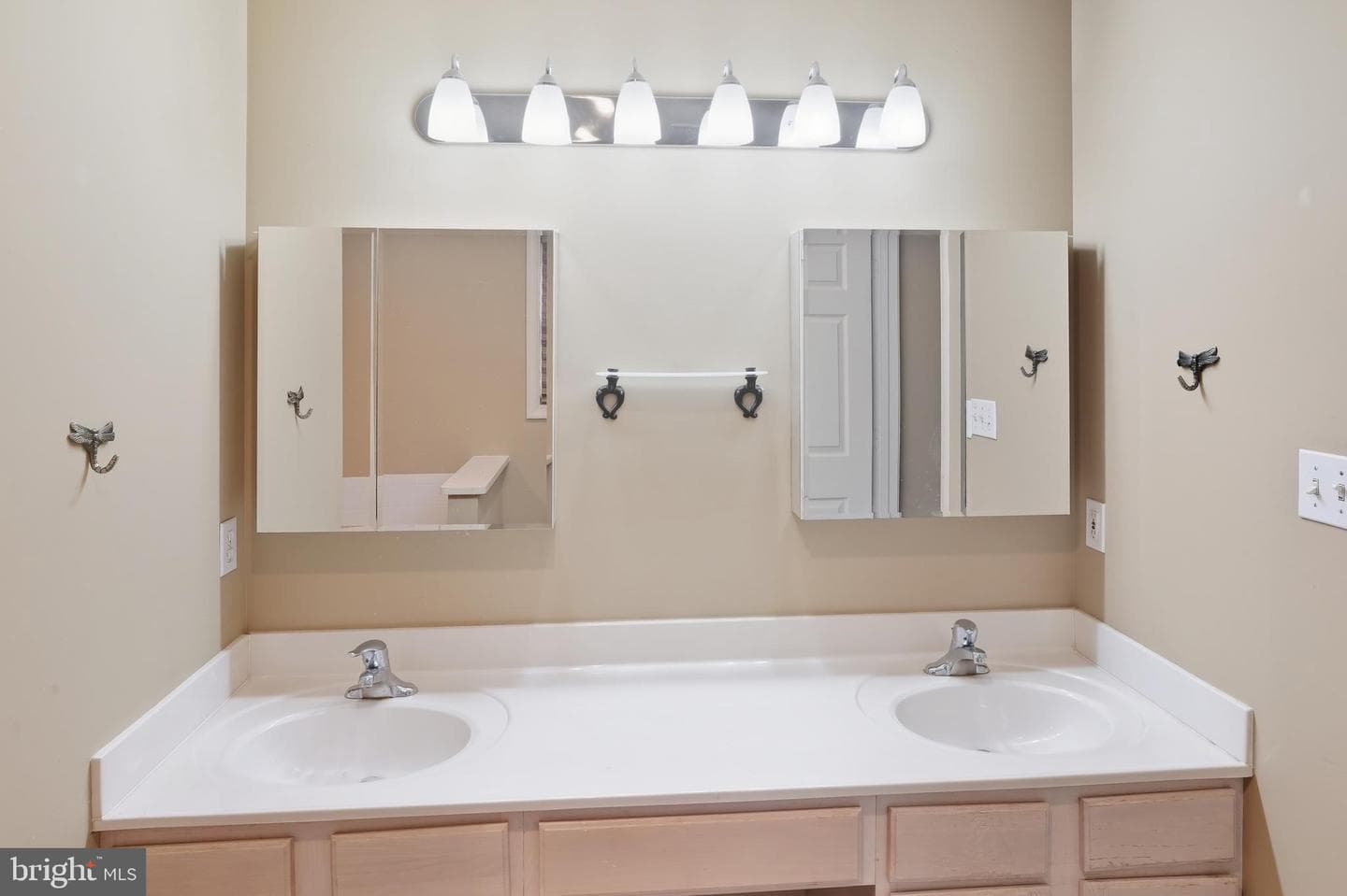 7785 Millfield Drive photo 29