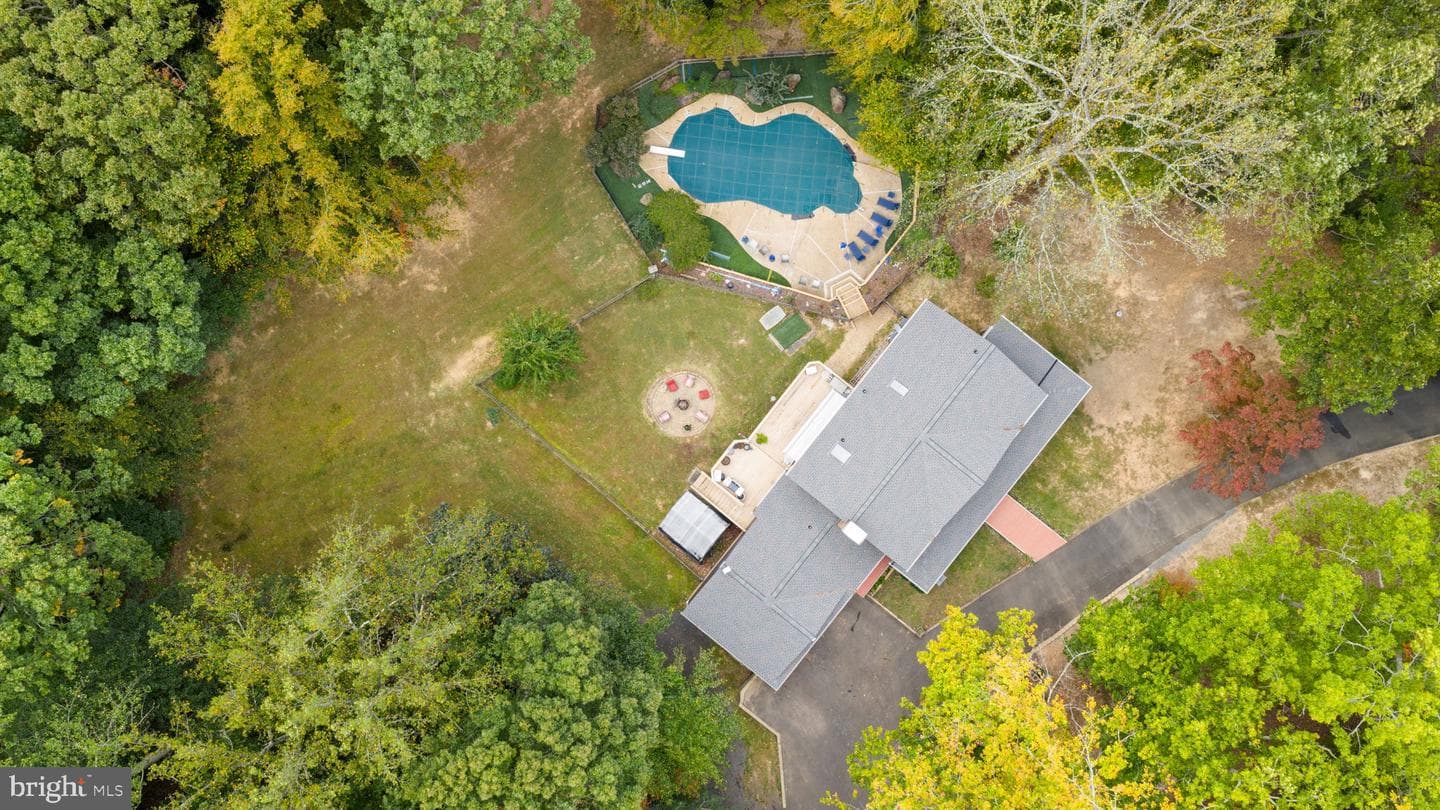 12586 Lake Coventry Drive photo 46