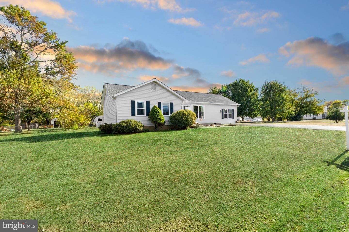 6835 Brianwood Court photo 3
