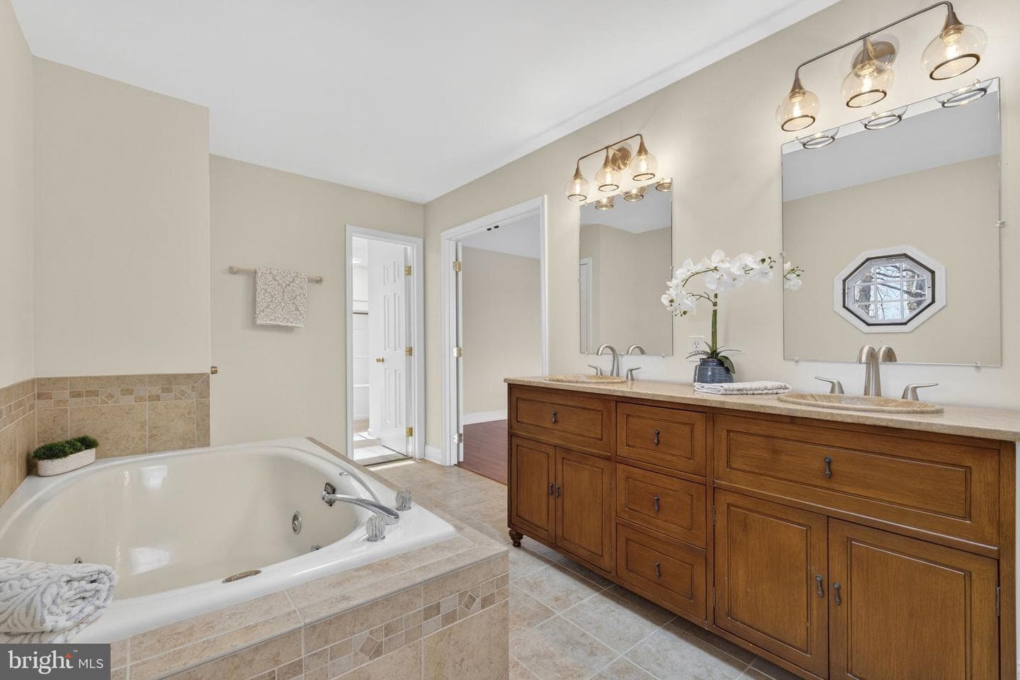 5840 Ridgecrest Avenue photo 6