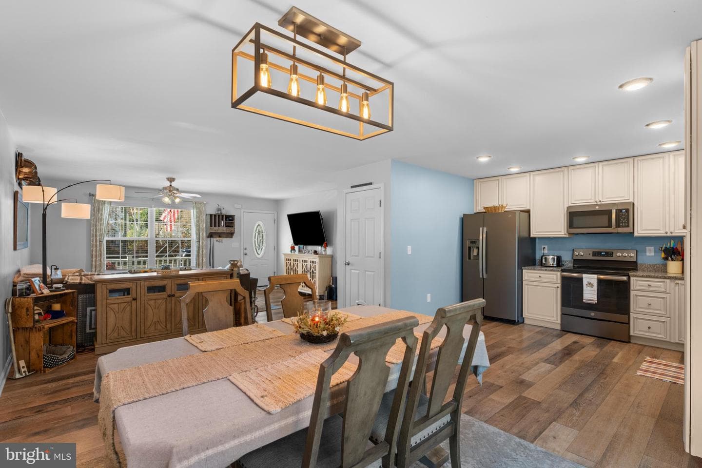 221 Linden Street photo 13