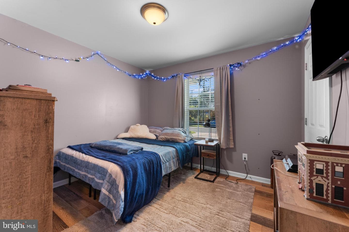 221 Linden Street photo 18