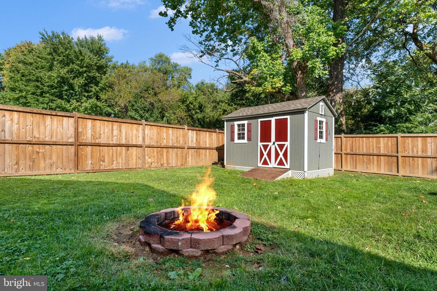221 Linden Street photo 34
