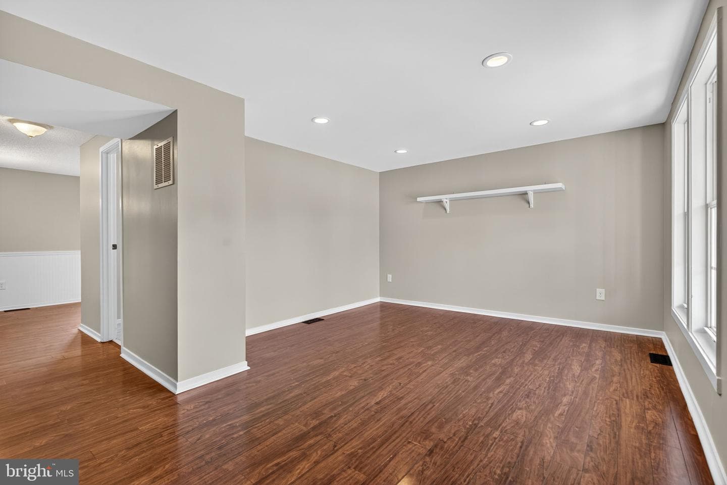 116 Oak Tree Lane photo 2