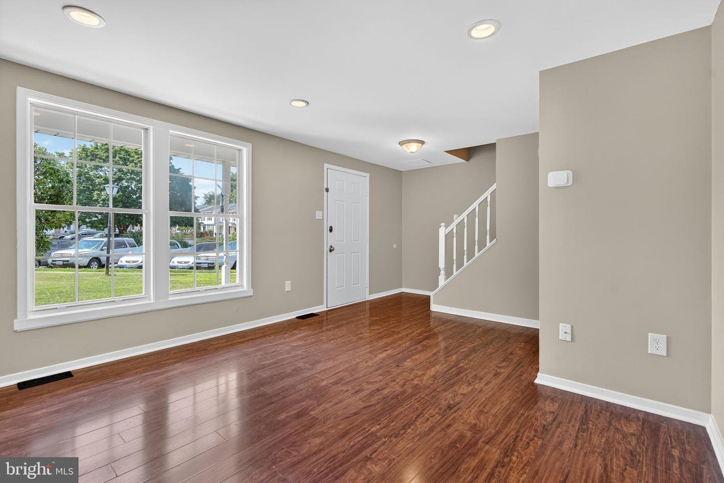 116 Oak Tree Lane photo 3