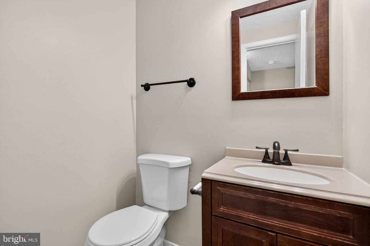 116 Oak Tree Lane photo 4