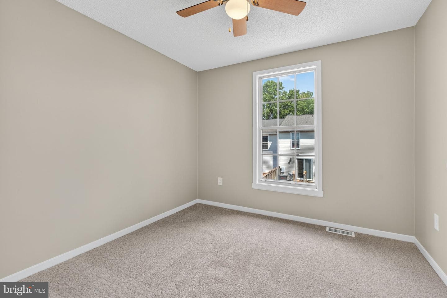116 Oak Tree Lane photo 9