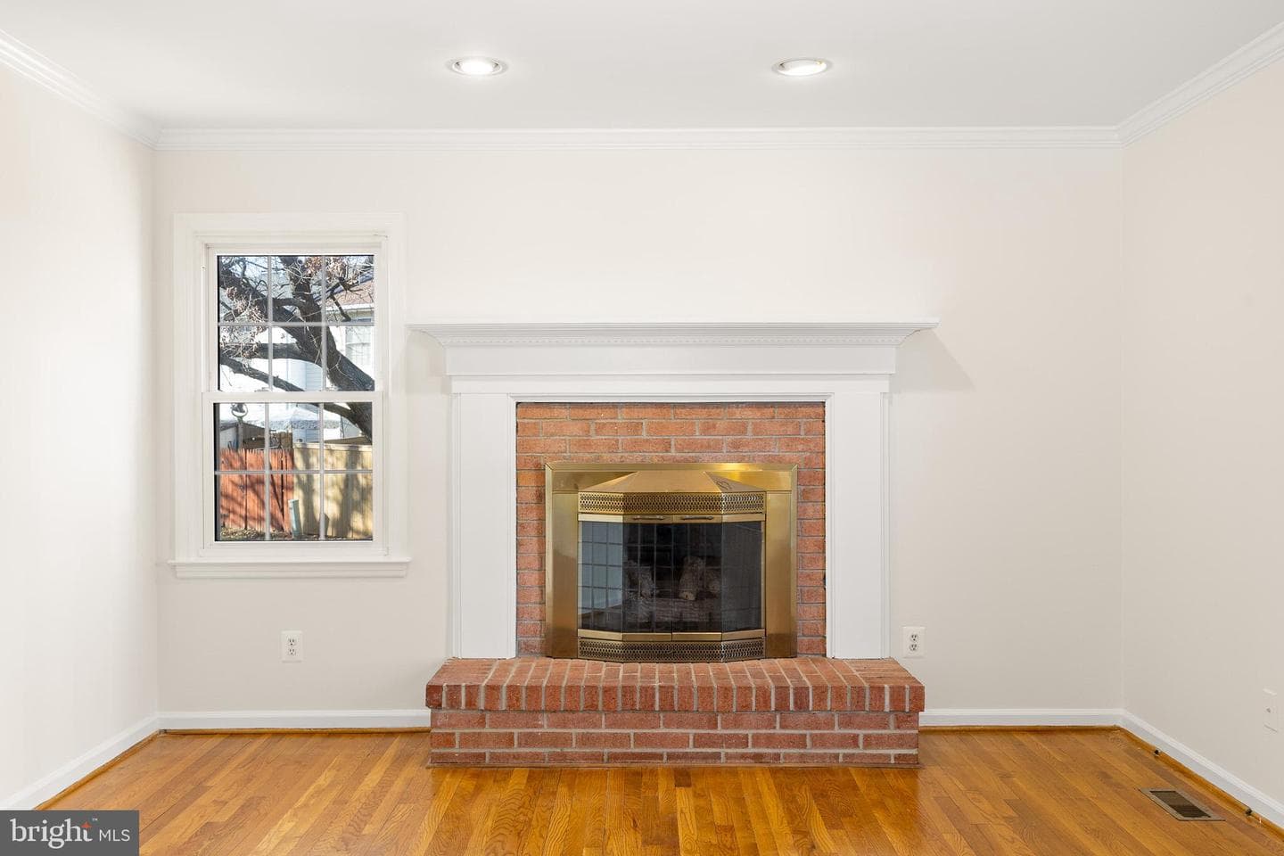 562 Tiffany Court photo 13