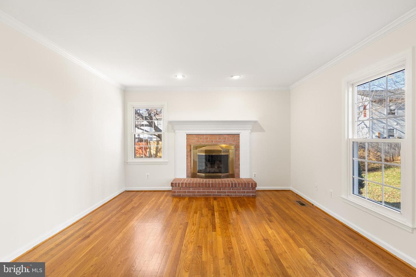 562 Tiffany Court photo 15