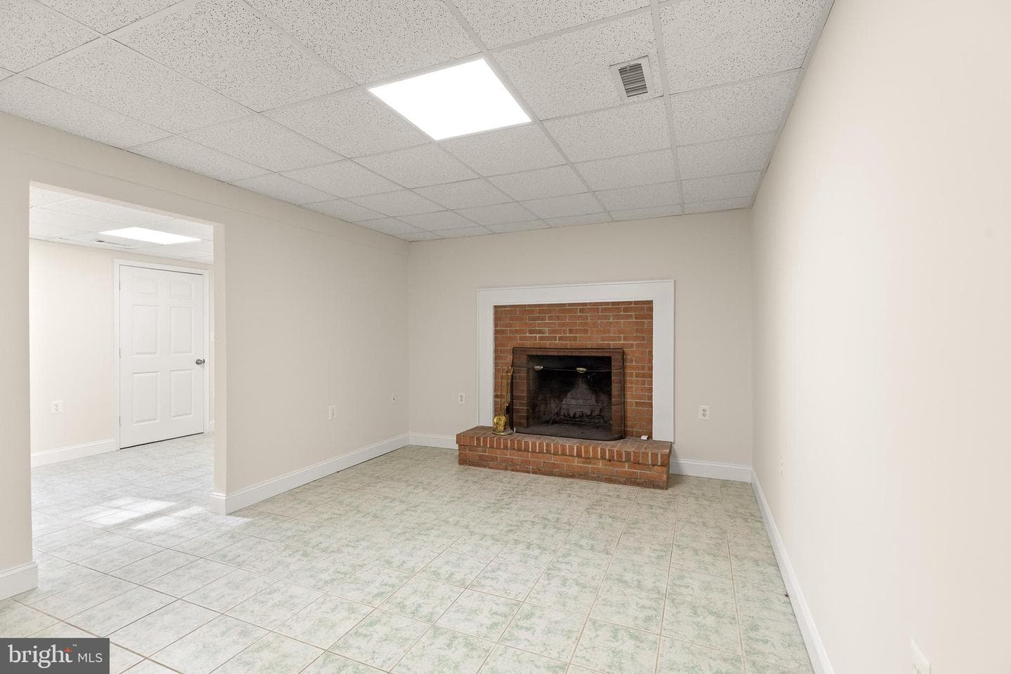 562 Tiffany Court photo 22