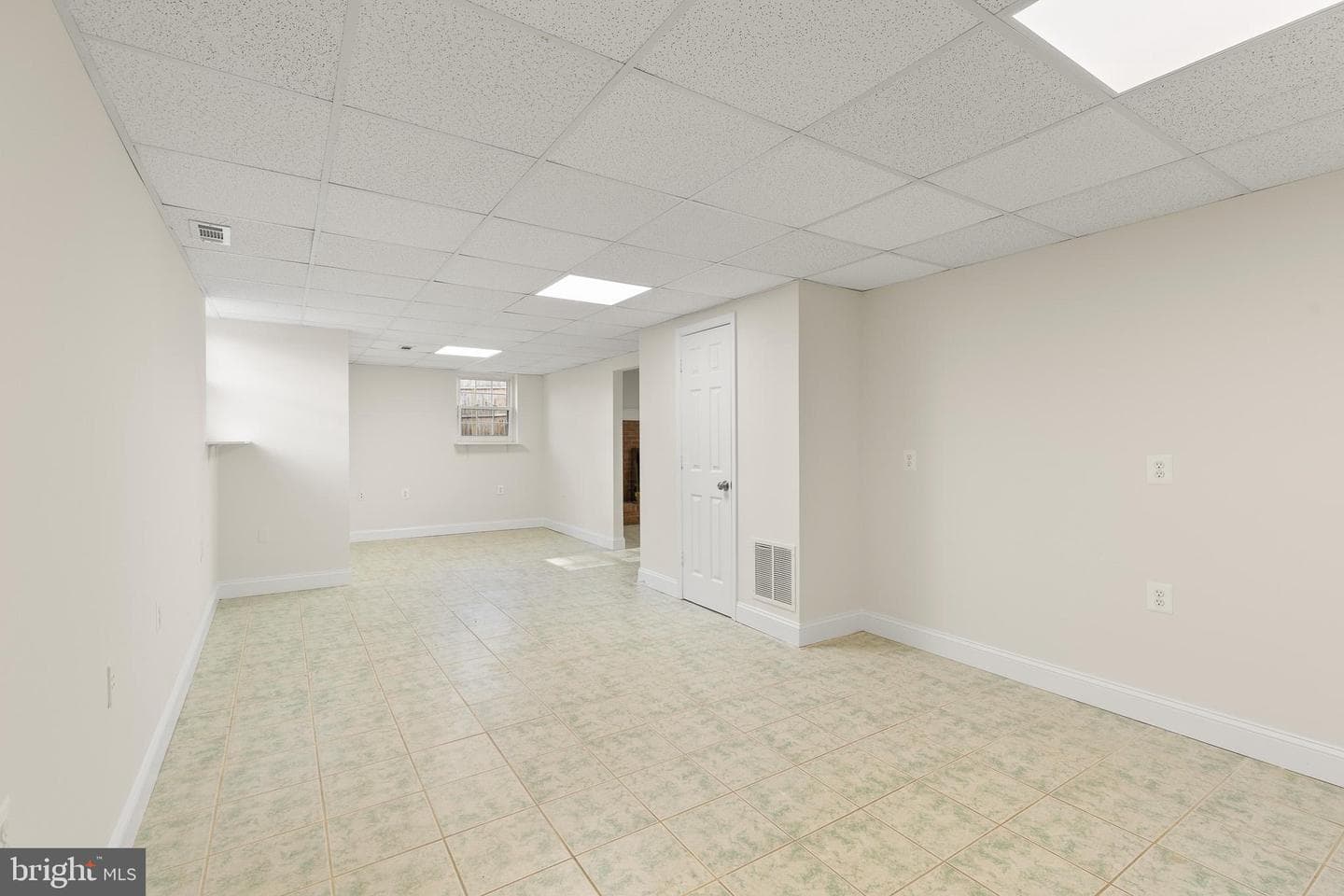 562 Tiffany Court photo 26