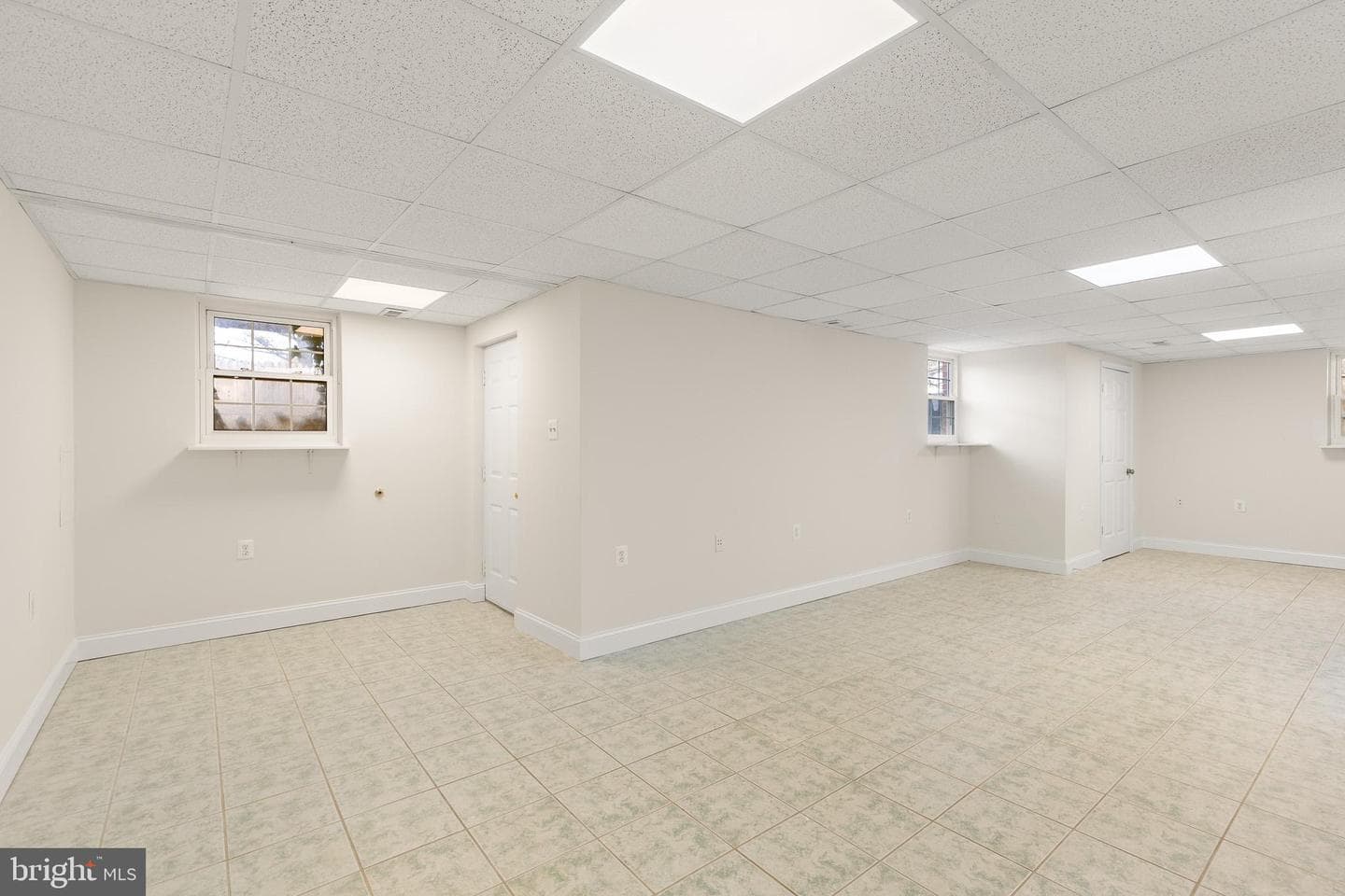 562 Tiffany Court photo 27
