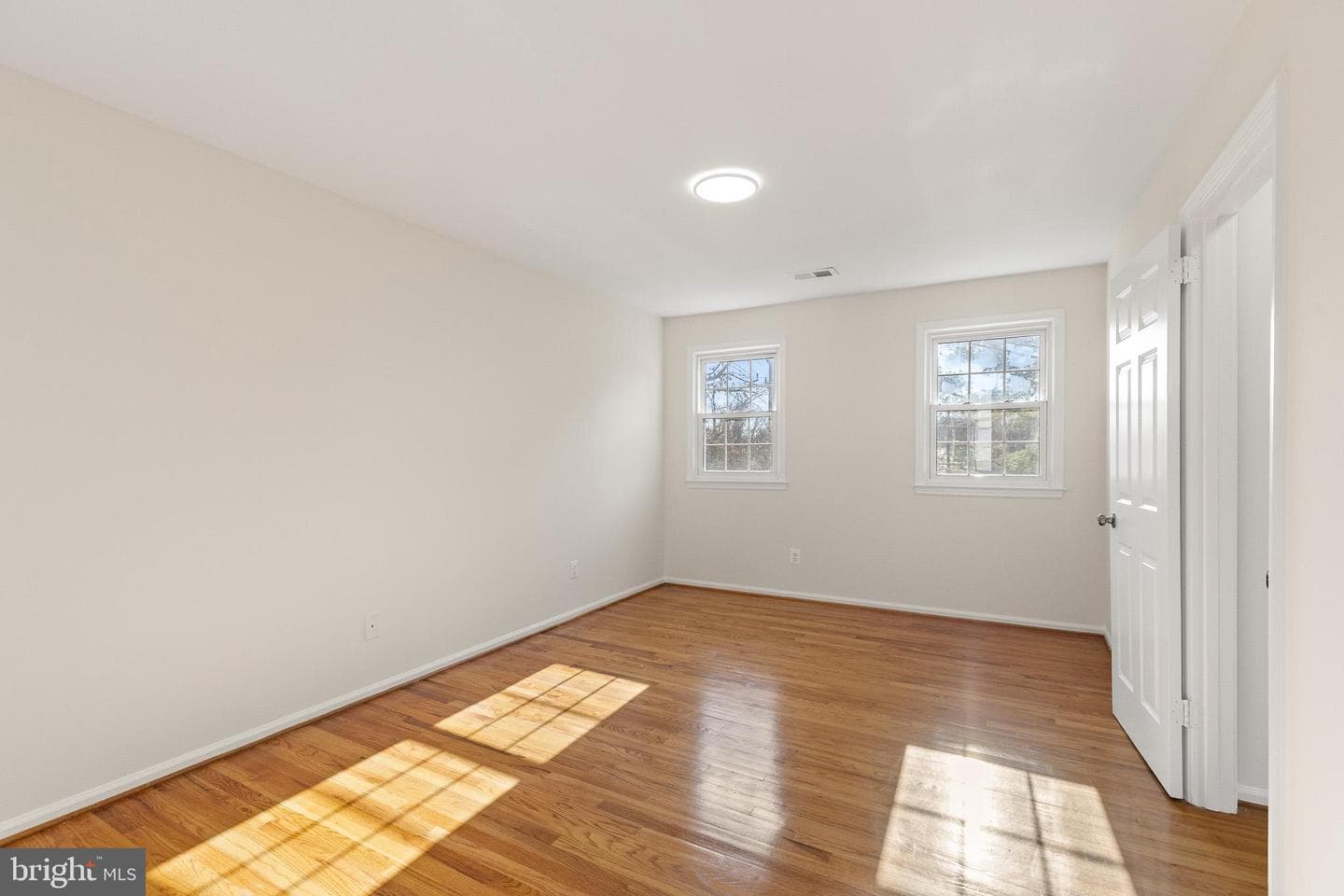 562 Tiffany Court photo 29