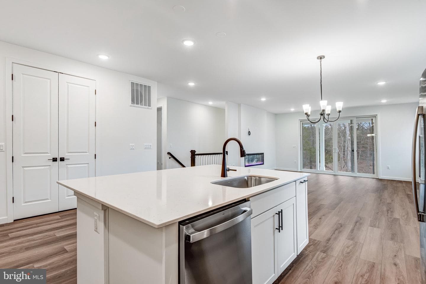 2067 Springvale Drive photo 16