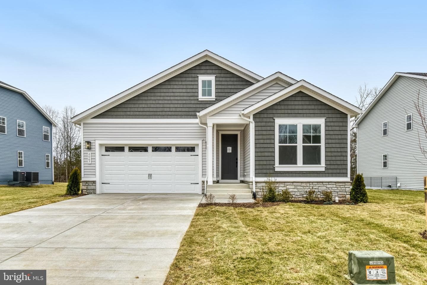 2067 Springvale Drive photo 2