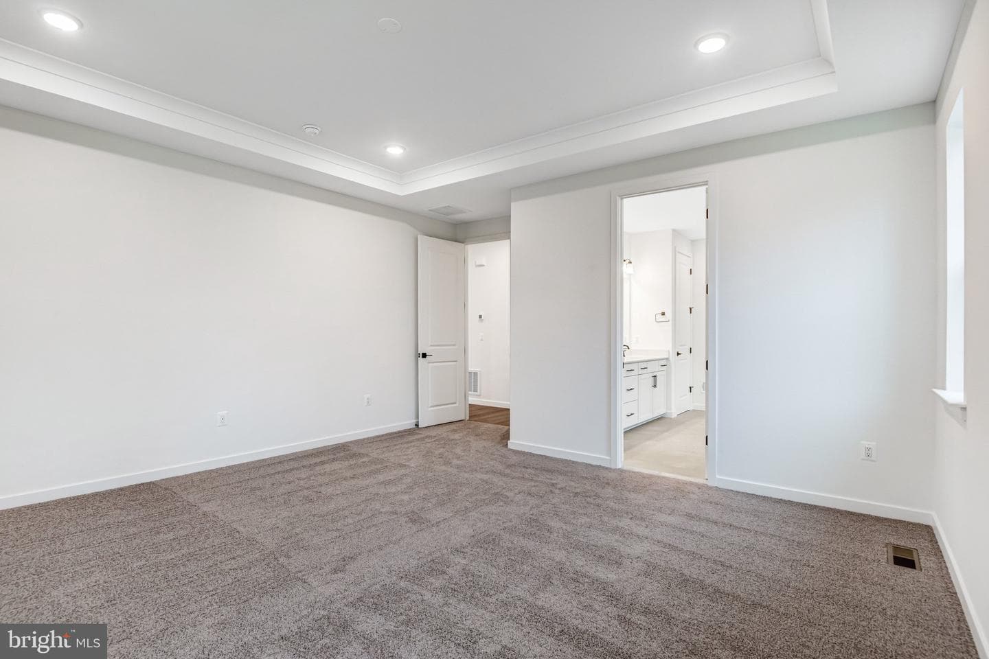 2067 Springvale Drive photo 20