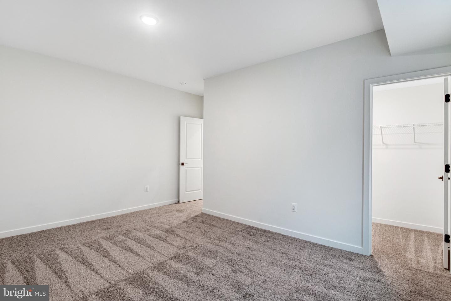2067 Springvale Drive photo 29