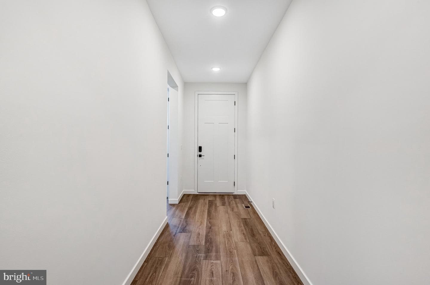 2067 Springvale Drive photo 7