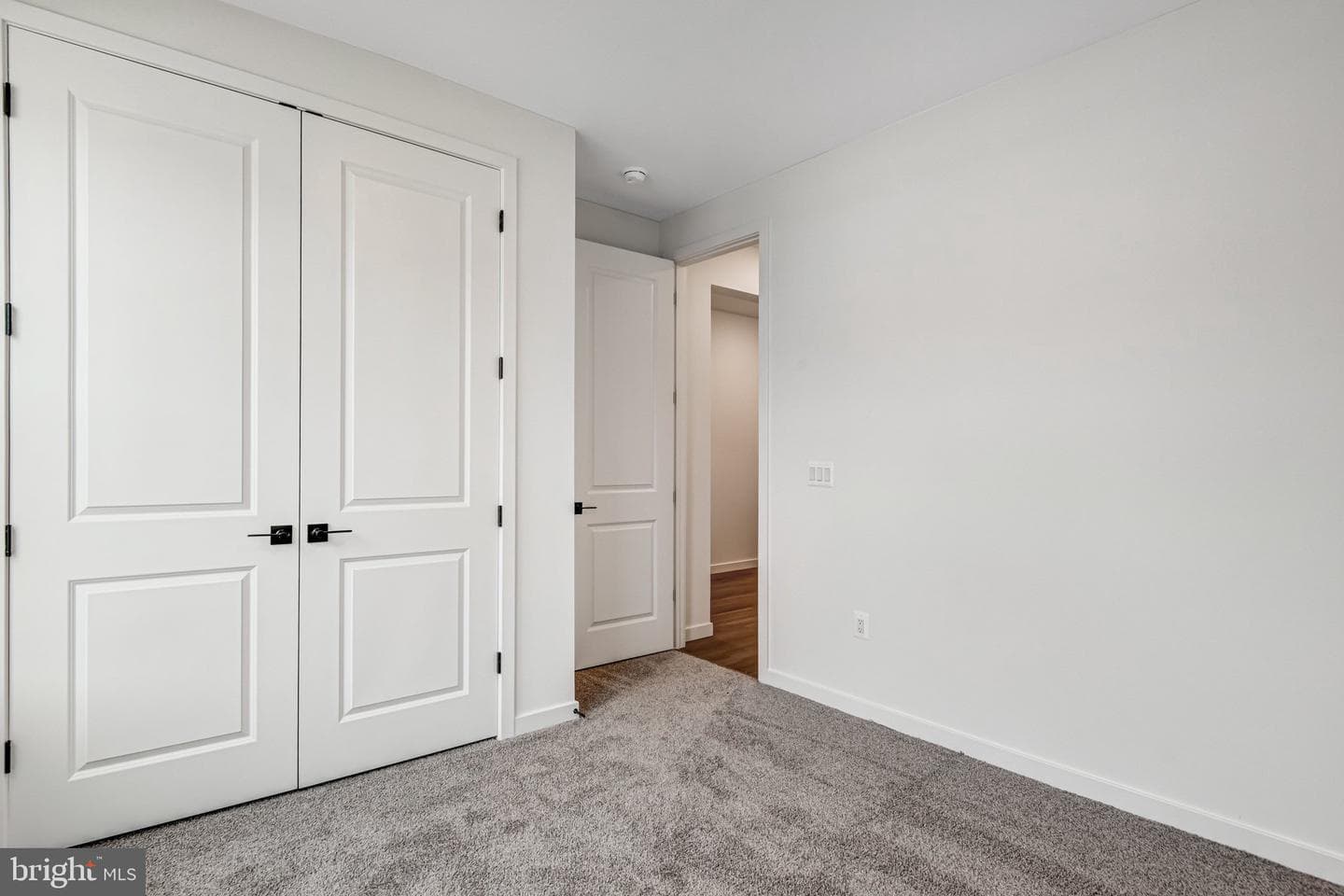 2067 Springvale Drive photo 9