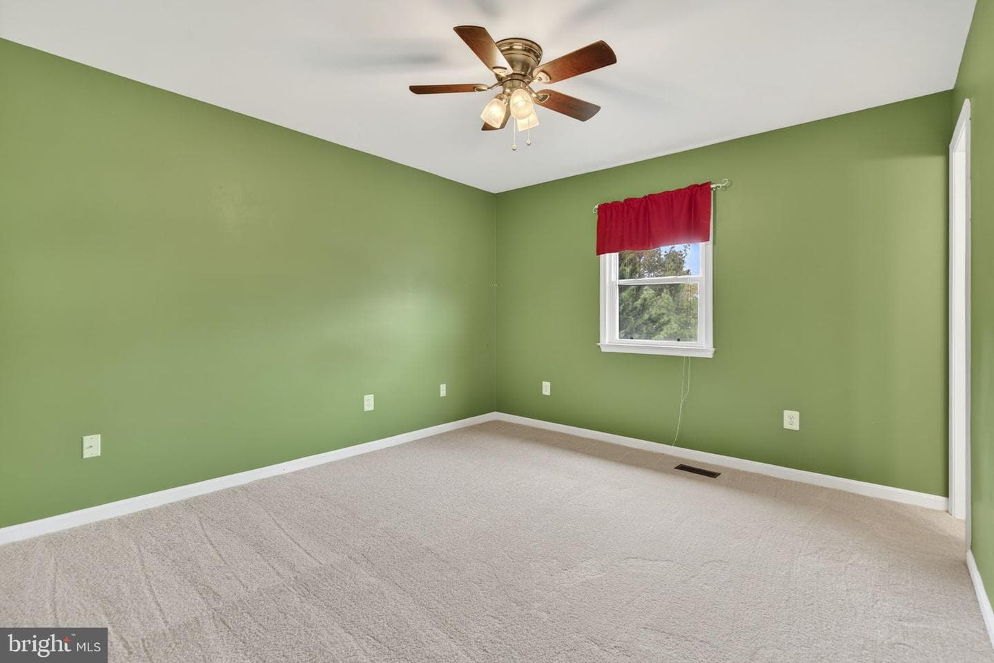 7058 Helm Drive photo 10