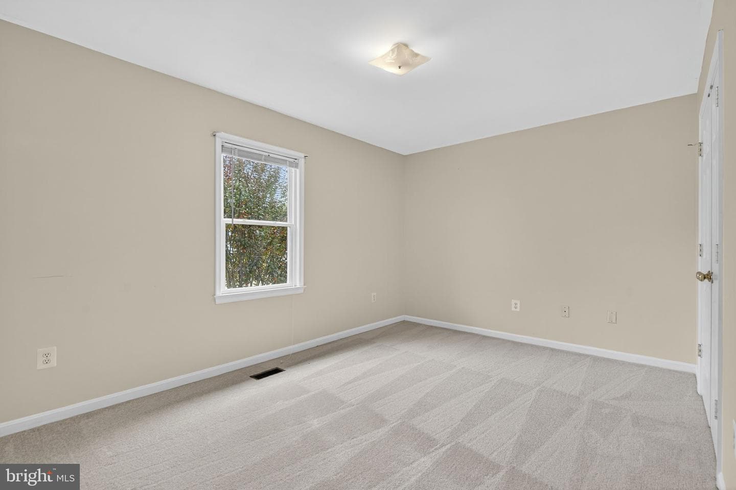 7058 Helm Drive photo 12