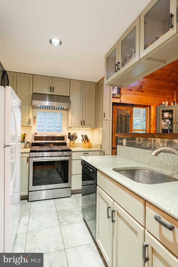3650 Cherry Hill Road photo 23