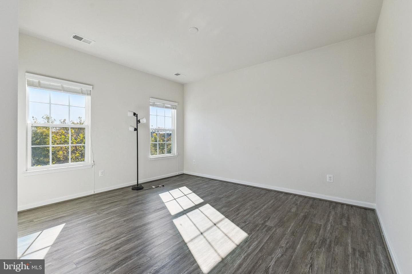 4092 Clarke Street photo 13