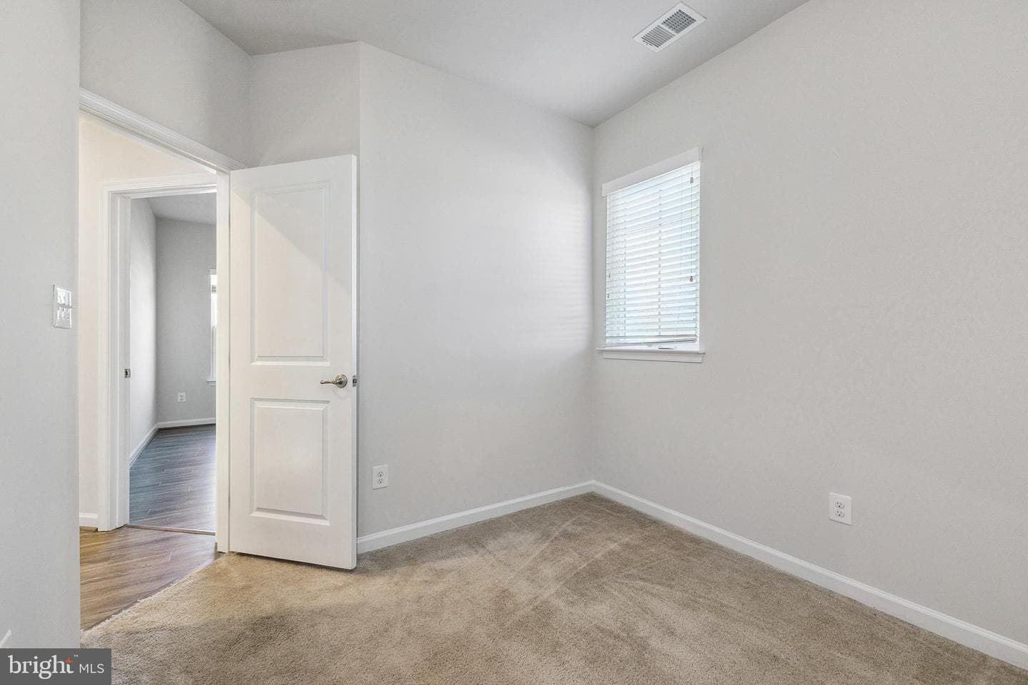 4092 Clarke Street photo 16