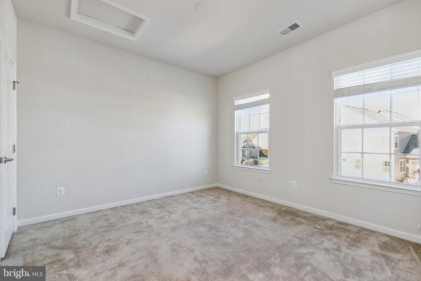 4092 Clarke Street photo 19