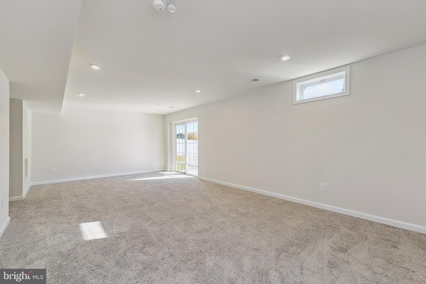 4092 Clarke Street photo 20