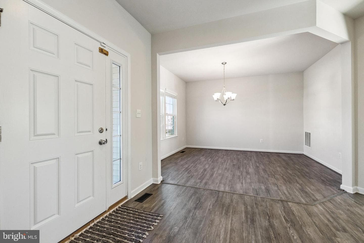 4092 Clarke Street photo 4