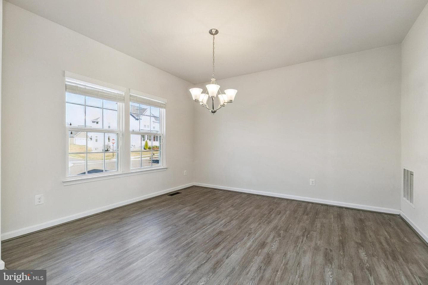 4092 Clarke Street photo 5