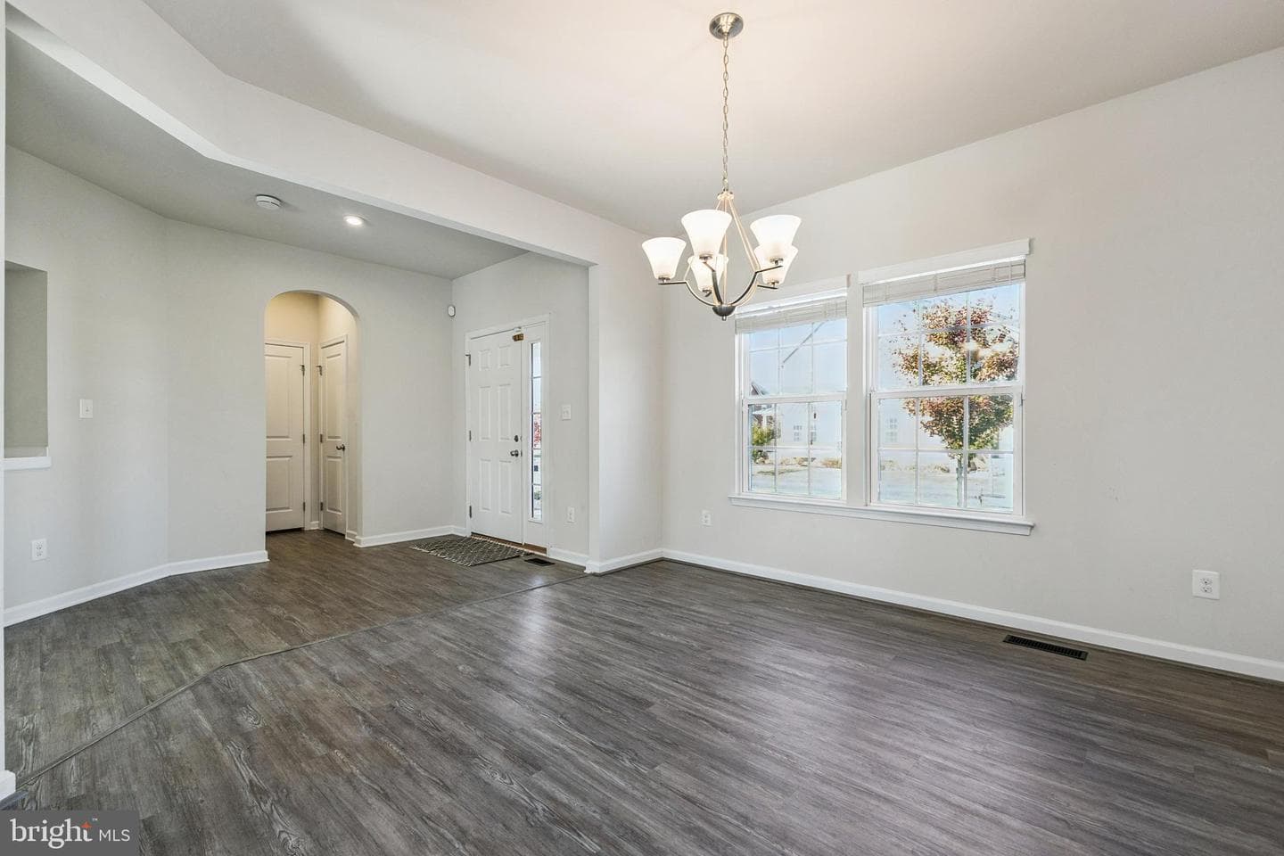 4092 Clarke Street photo 6