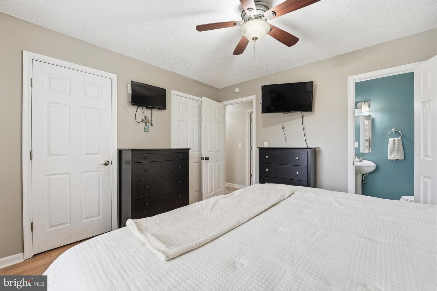 6559 Belfrys Court E photo 21
